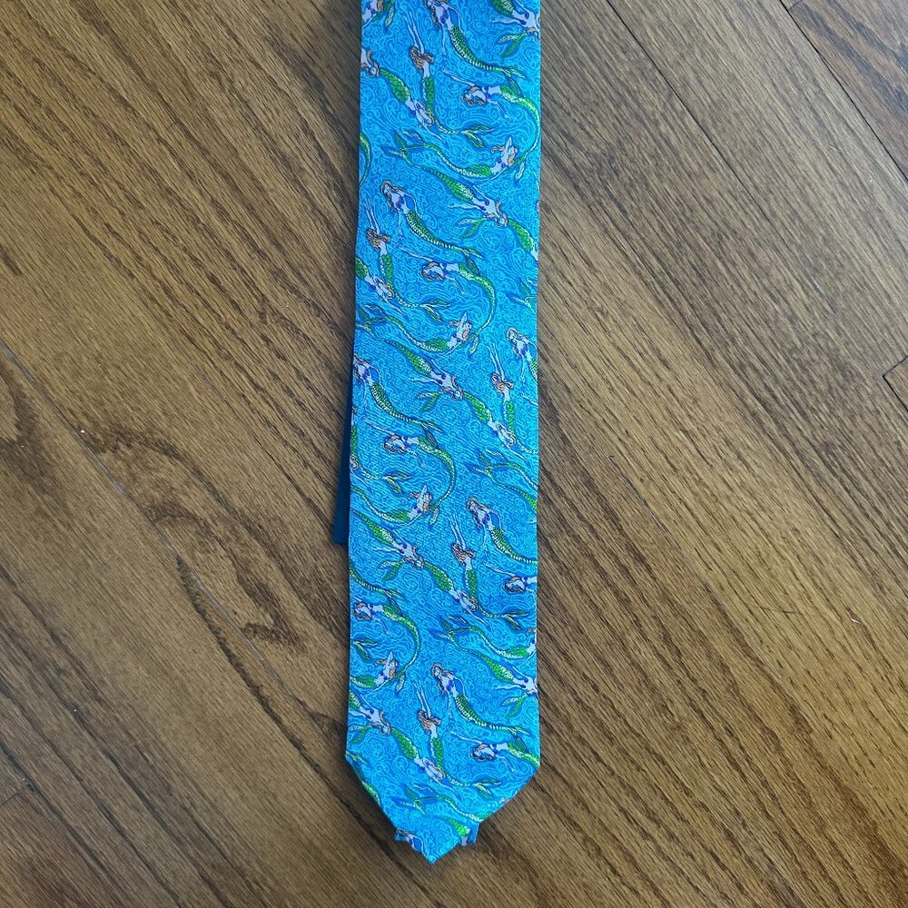 Lilly Pulitzer Men's Tie with mermaids